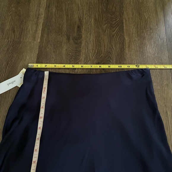 Aritzia Wilfred Only Slip Skirt in Classic Navy - Picture 12 of 13